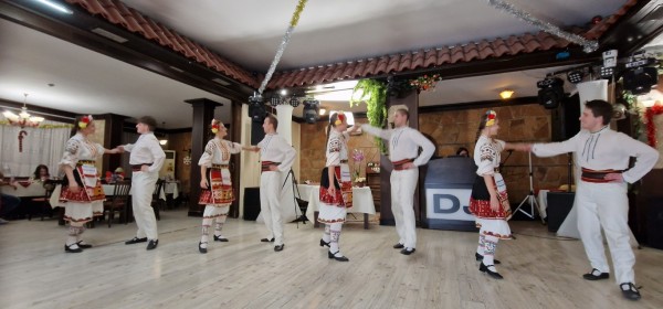 Кметът на Казанлък към златните двойки: Вие сте достойни казанлъчани, хора и семейства за пример