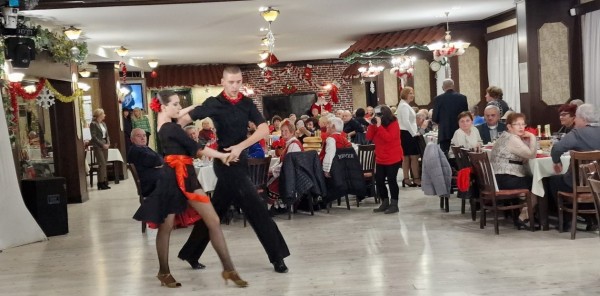 Кметът на Казанлък към златните двойки: Вие сте достойни казанлъчани, хора и семейства за пример