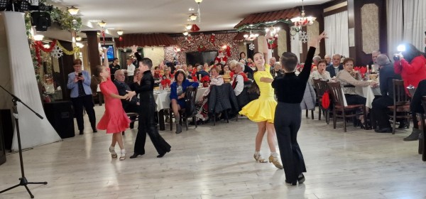 Кметът на Казанлък към златните двойки: Вие сте достойни казанлъчани, хора и семейства за пример