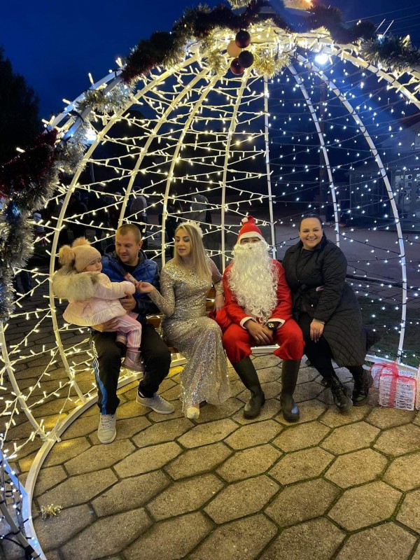 Кметът на с. Копринка лично изработи част от коледната украса в селото