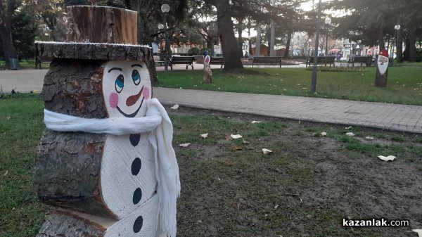 Креативна коледна украса се появи в Казанлък