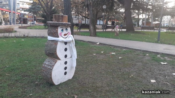 Креативна коледна украса се появи в Казанлък