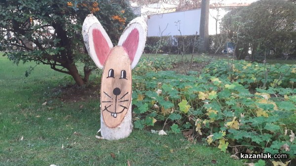 Креативна коледна украса се появи в Казанлък