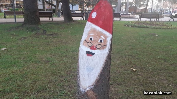 Креативна коледна украса се появи в Казанлък