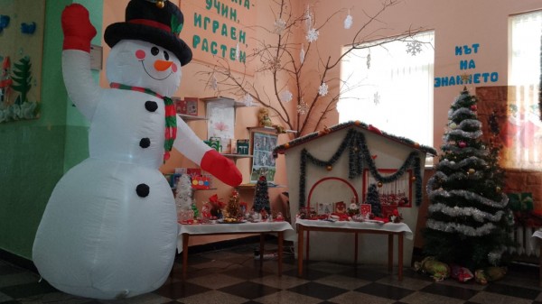 Снежен човек за децата на Казанлък от кмета Галина Стоянова