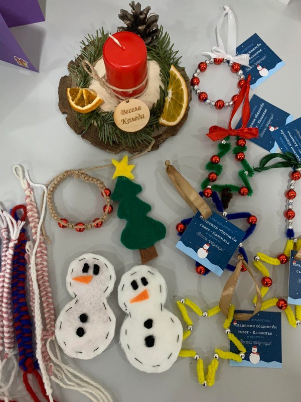 Младежки общински съвет – Казанлък подготвя благотворителен коледен базар идния вторник