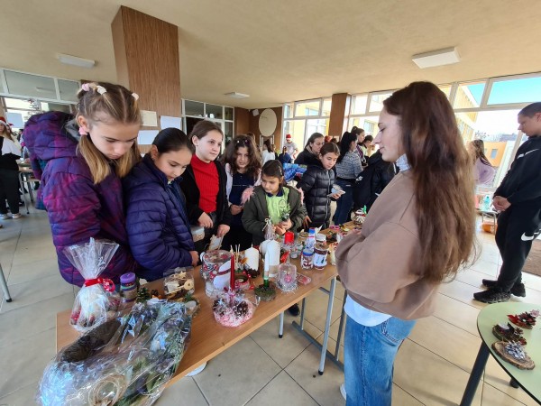 Антимовци събраха 3 100 лв. за Гита само за ден! Кампанията им продължава
