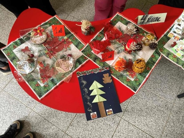 Благотворителен коледен базар в с. Хаджидимитрово събра 541 лв. в подкрепа на Гита Славова 