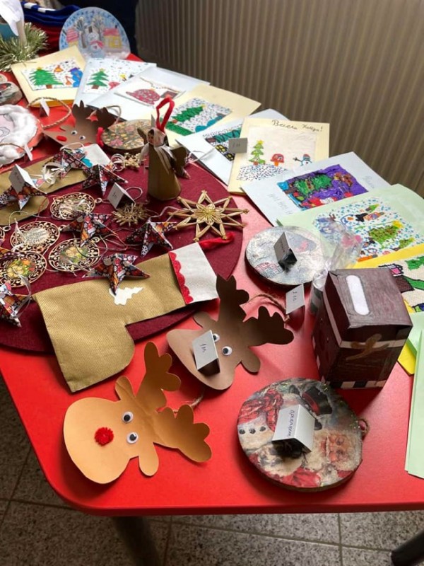 Благотворителен коледен базар в с. Хаджидимитрово събра 541 лв. в подкрепа на Гита Славова 