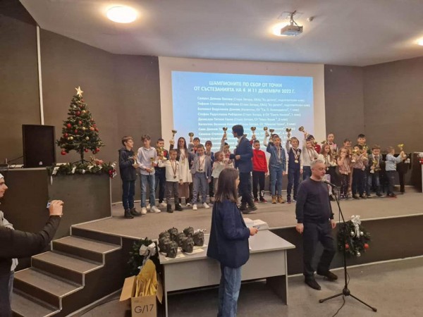 Първокласник от ОУ “Св. Паисий Хилендарски“ спечели златото в математическо състезание за таланти 