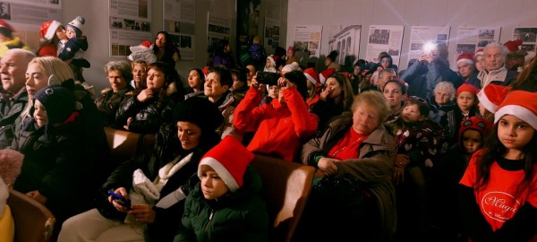 С концерт и коледари шипченци дадоха старт на коледните празници