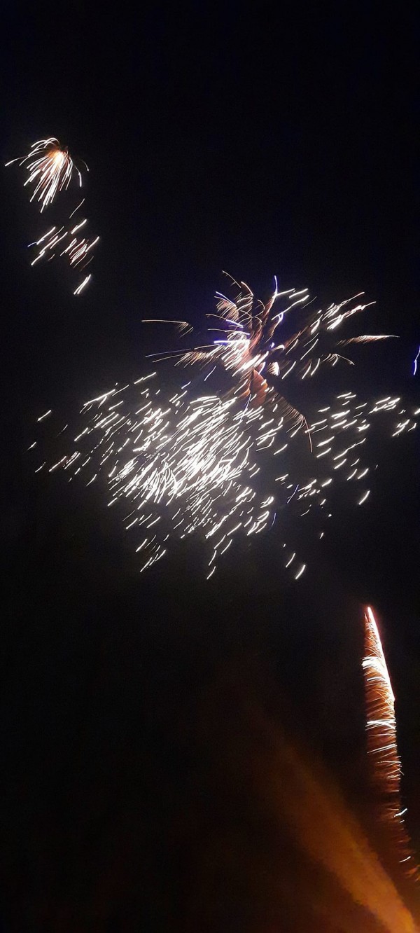 С концерт и коледари шипченци дадоха старт на коледните празници