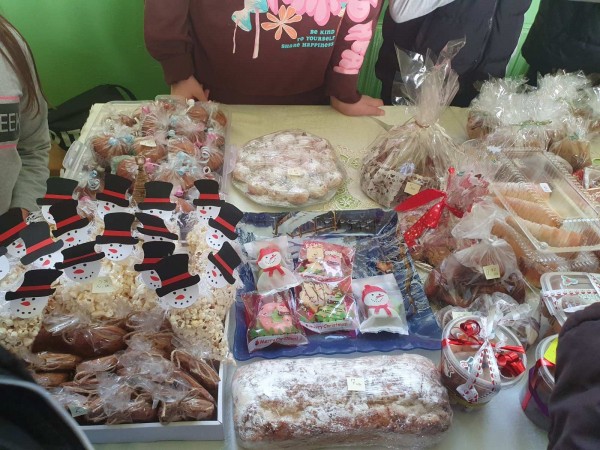 Благотворителният базар в ОУ „Св. Паисий Хилендарски“, събра 2075 лв. в подкрепа на Гита Славова