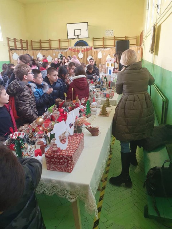 Благотворителният базар в ОУ „Св. Паисий Хилендарски“, събра 2075 лв. в подкрепа на Гита Славова