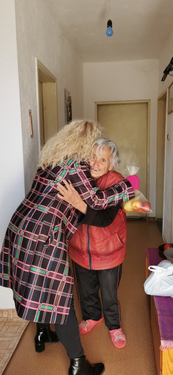 55 домакинства от град Шипка  получиха пакети с хранителните продукти на Игнажден