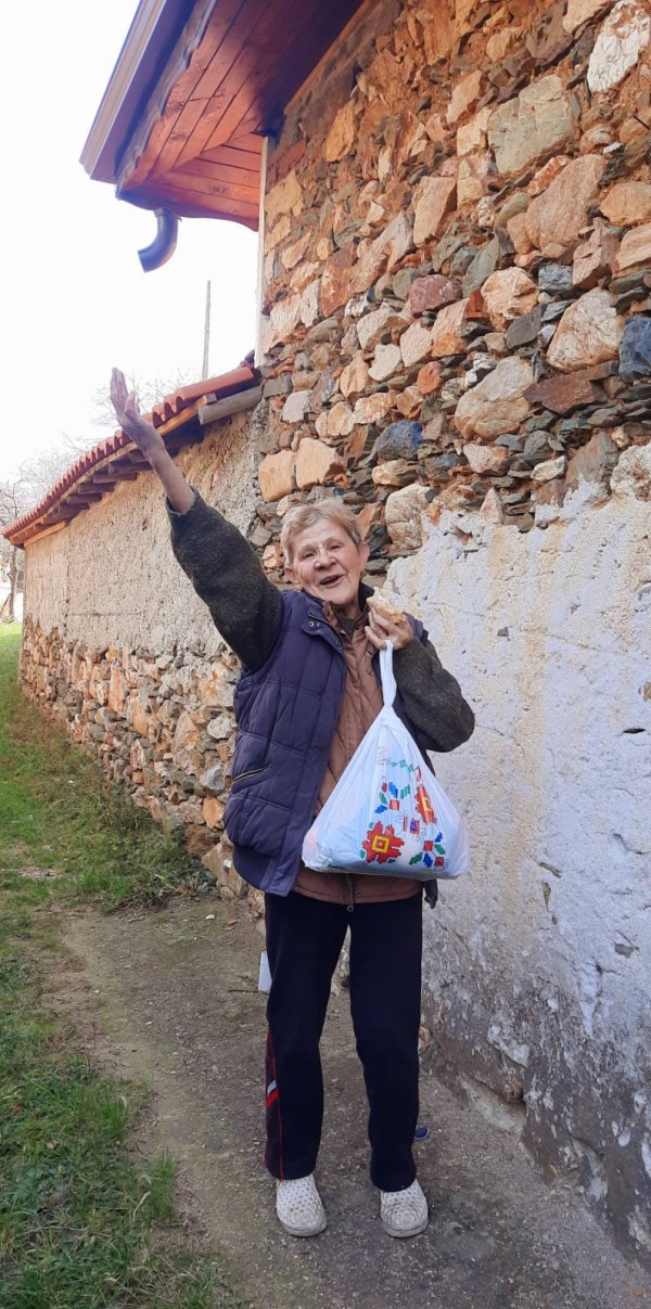 55 домакинства от град Шипка  получиха пакети с хранителните продукти на Игнажден