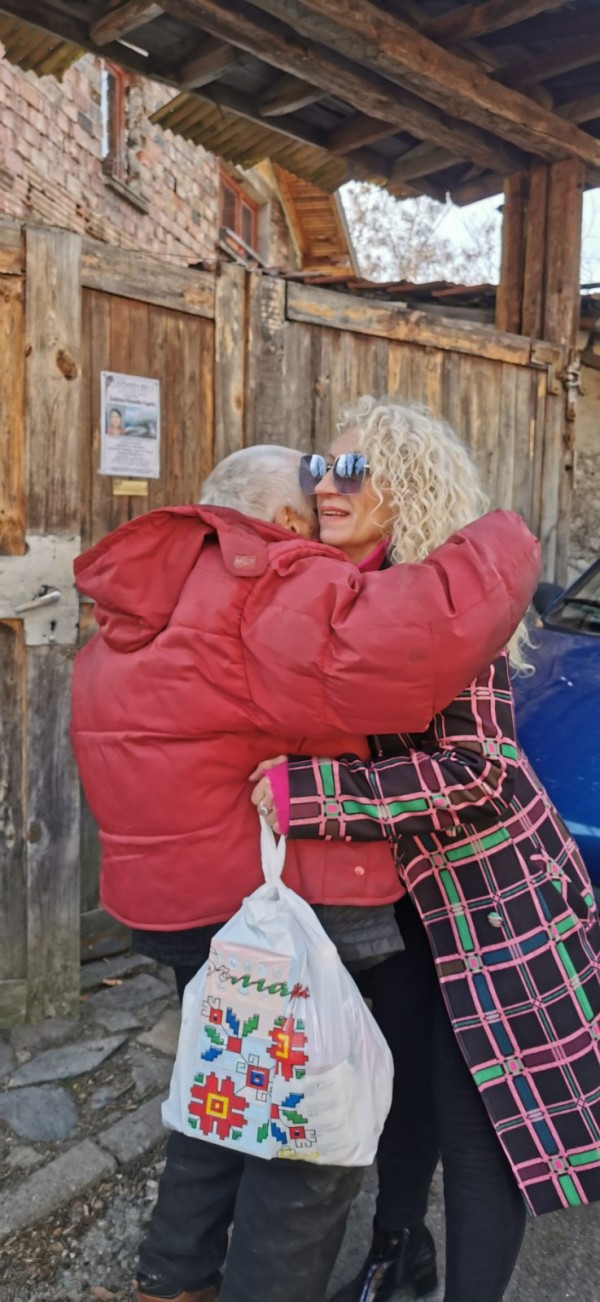 55 домакинства от град Шипка  получиха пакети с хранителните продукти на Игнажден