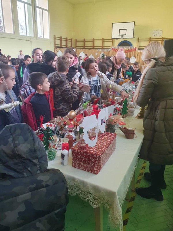 Благотворителният базар в ОУ „Св. Паисий Хилендарски“, събра 2075 лв. в подкрепа на Гита Славова