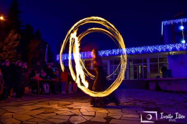 С настроение и атрактивно огнено шоу завърши базарът в Павел баня