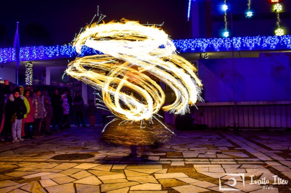 С настроение и атрактивно огнено шоу завърши базарът в Павел баня