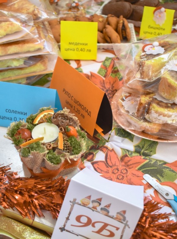 Базарът „Коледа в ПГЛПТ“ събра 1300 лв. в подкрепа на Гита Славова