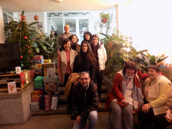 За трети път мнозина прегърнаха инициативата “Кутия пълна с щастие“