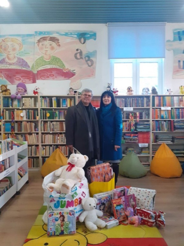 Широка подкрепа получи коледната инициатива „Помощник на Дядо Коледа”