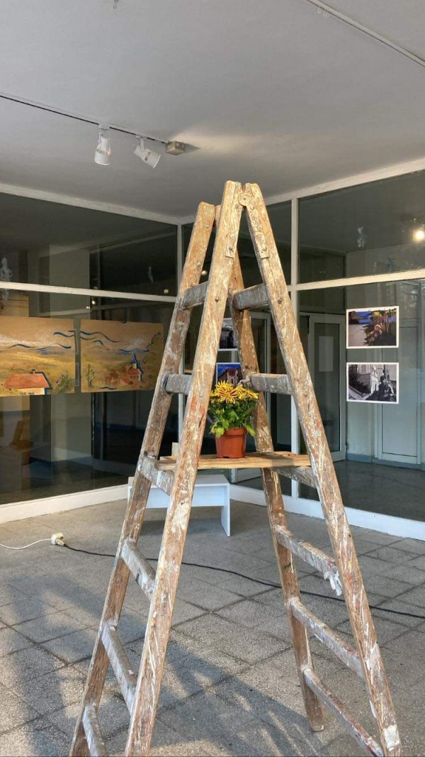 Обезлюдено градче провокира артистична изложба на млади творци от НУПИД “Акад. Дечко Узунов”