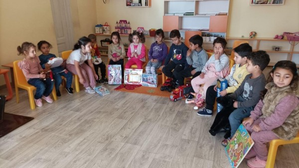 Широка подкрепа получи коледната инициатива „Помощник на Дядо Коледа”