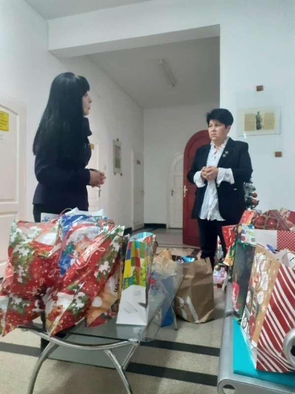 Широка подкрепа получи коледната инициатива „Помощник на Дядо Коледа”