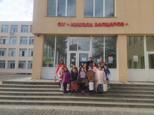 Широка подкрепа получи коледната инициатива „Помощник на Дядо Коледа”