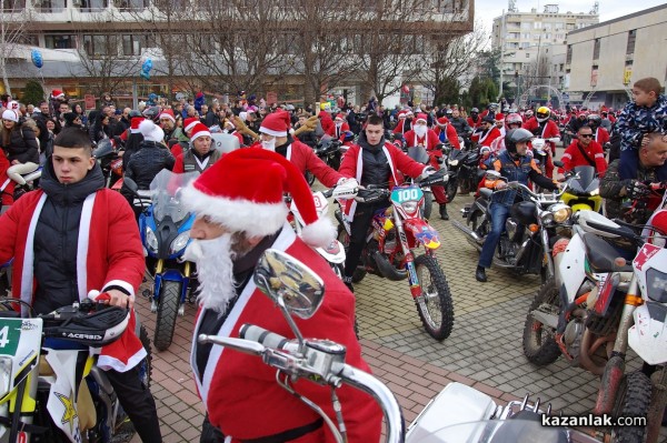 Рекорден брой подаръци раздаде инициативата “Мото Коледа 2022“