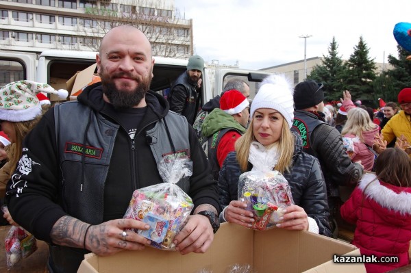 Рекорден брой подаръци раздаде инициативата “Мото Коледа 2022“