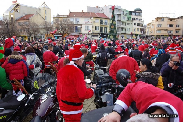 Рекорден брой подаръци раздаде инициативата “Мото Коледа 2022“