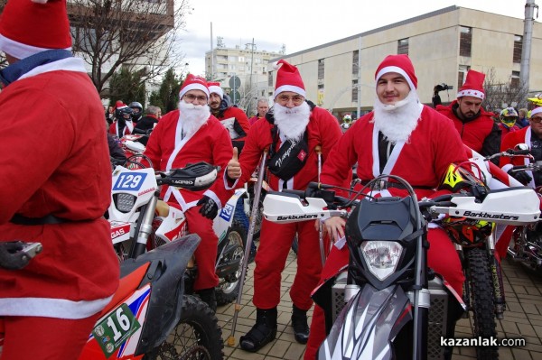 Рекорден брой подаръци раздаде инициативата “Мото Коледа 2022“