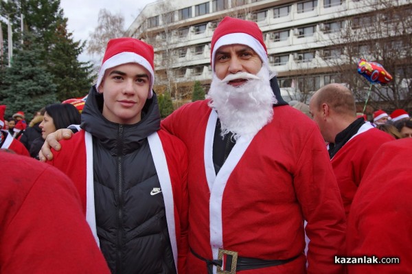 Рекорден брой подаръци раздаде инициативата “Мото Коледа 2022“