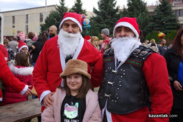 Рекорден брой подаръци раздаде инициативата “Мото Коледа 2022“