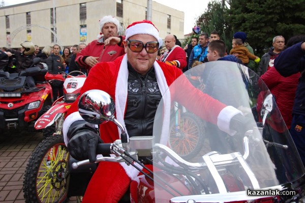 Рекорден брой подаръци раздаде инициативата “Мото Коледа 2022“