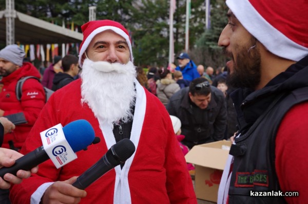 Рекорден брой подаръци раздаде инициативата “Мото Коледа 2022“