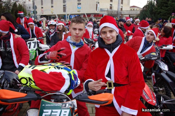 Рекорден брой подаръци раздаде инициативата “Мото Коледа 2022“