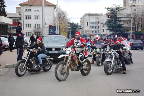 Рекорден брой подаръци раздаде инициативата “Мото Коледа 2022“
