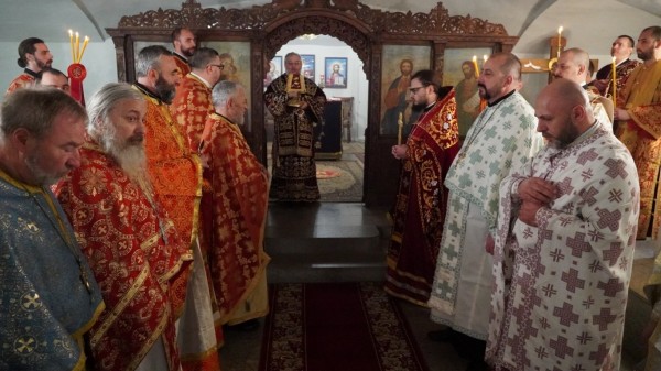 На Стефановден - митрополит Киприан служи в храм-паметник “Рождество Христово”