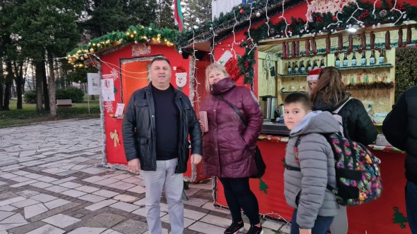 Павелбанци събраха над 9000 лв. на коледните базари