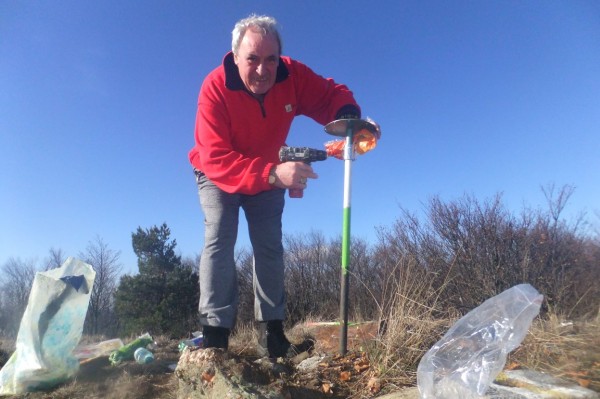 Подновиха панорамния кръг на връх Малък Търсовец и указателните стрелки в района на язовир “Копринка“