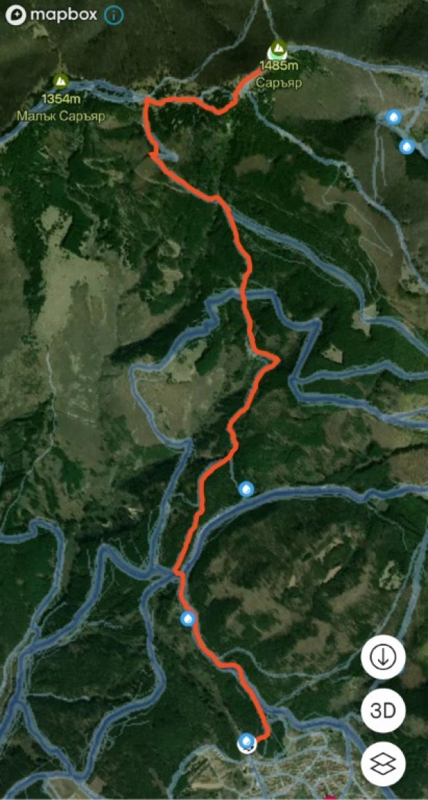 Доброволци подсигуриха новите маси и пейки с балатум в заслона на Саръяр