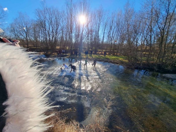 33-годишният Владимир Пенев спаси Богоявленския кръст в Павел баня 