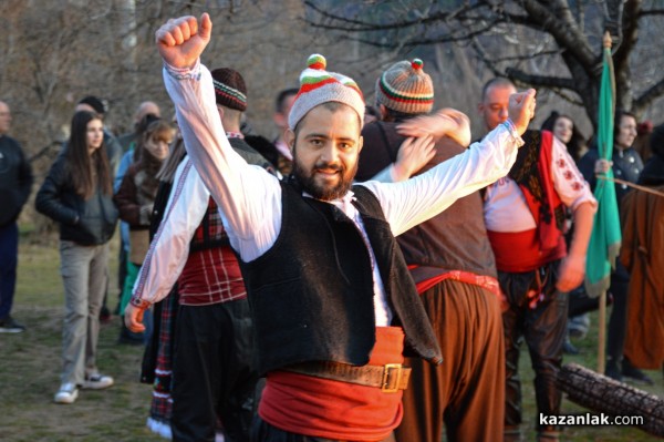 Марио Григоров спаси кръста в Шипка