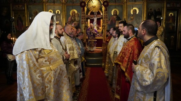 На Ивановден митрополит Киприан отслужи литургия в Казанлък