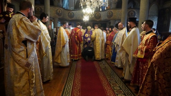 На Ивановден митрополит Киприан отслужи литургия в Казанлък