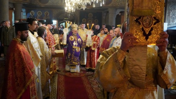 На Ивановден митрополит Киприан отслужи литургия в Казанлък